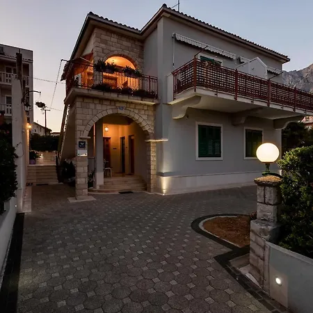Carmen Apartment