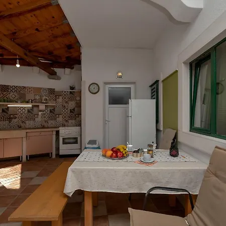 Carmen Apartment *