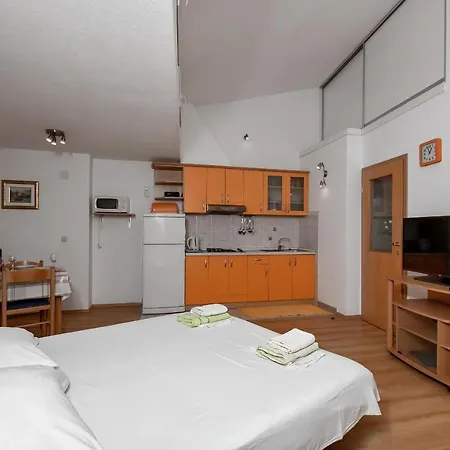 Carmen Apartment