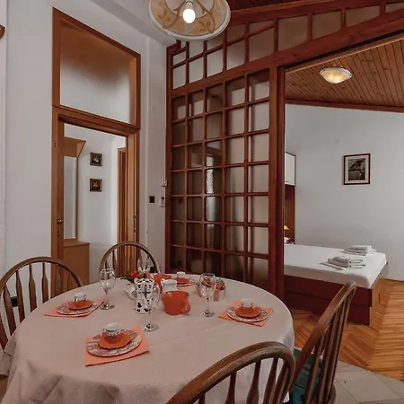 Carmen Apartment