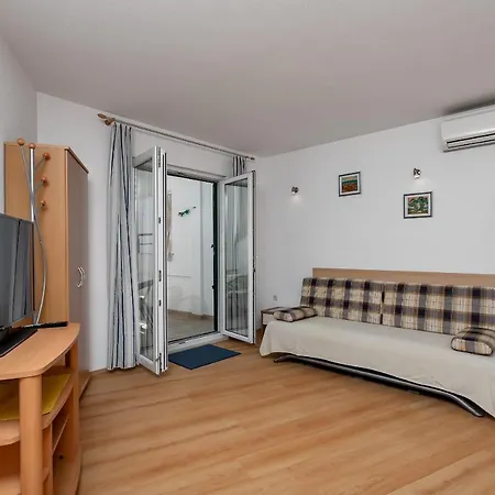 Carmen Apartment