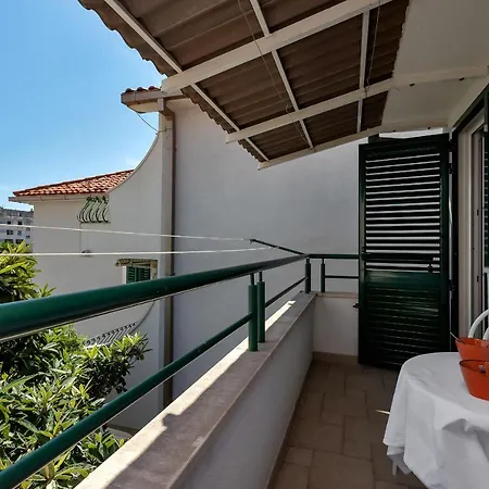 Apartment Carmen *