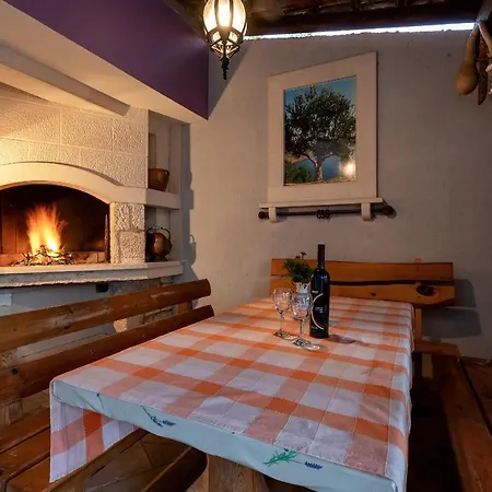Apartment Carmen *